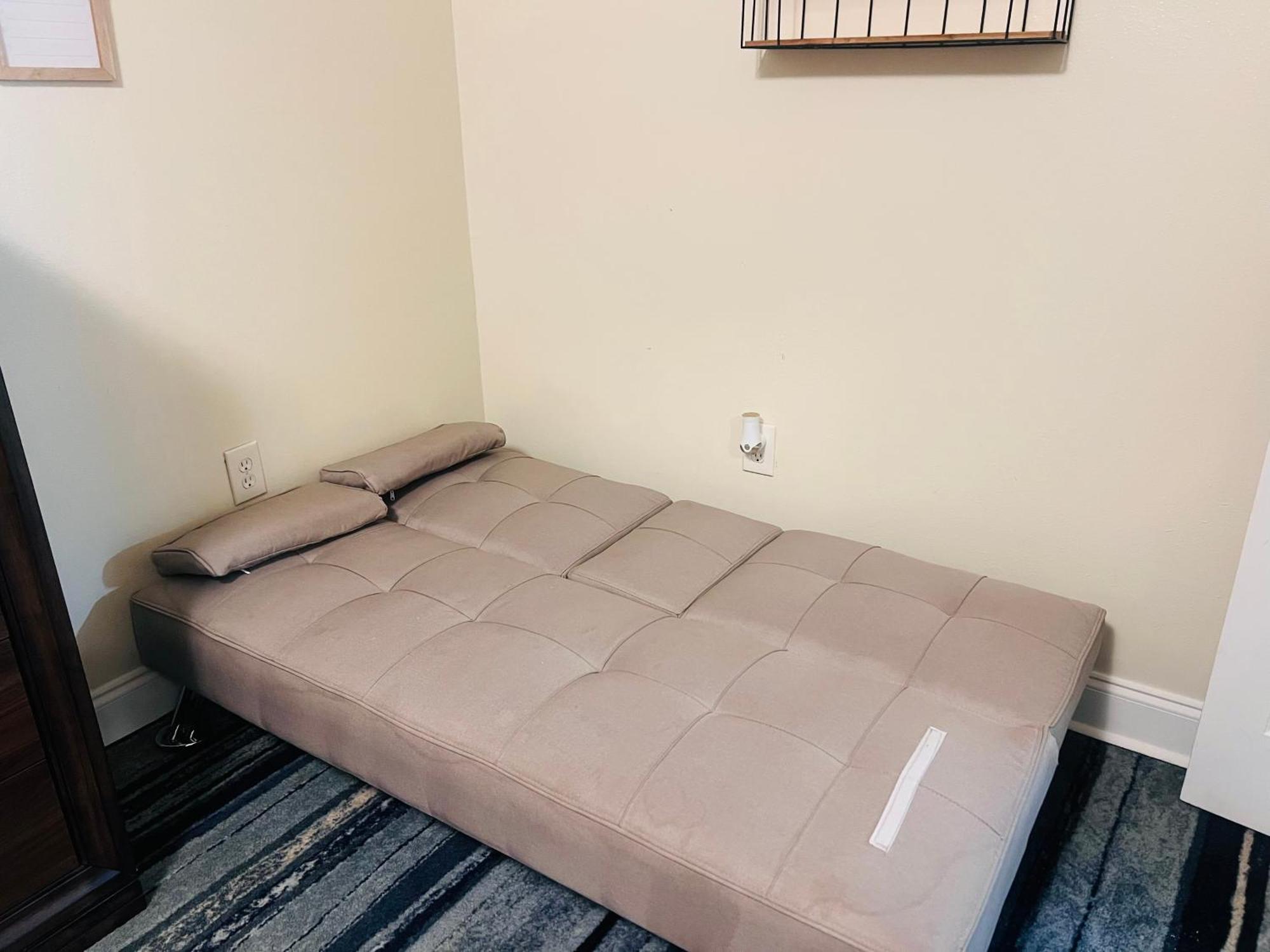 Simplicity Nola 2 Apartment