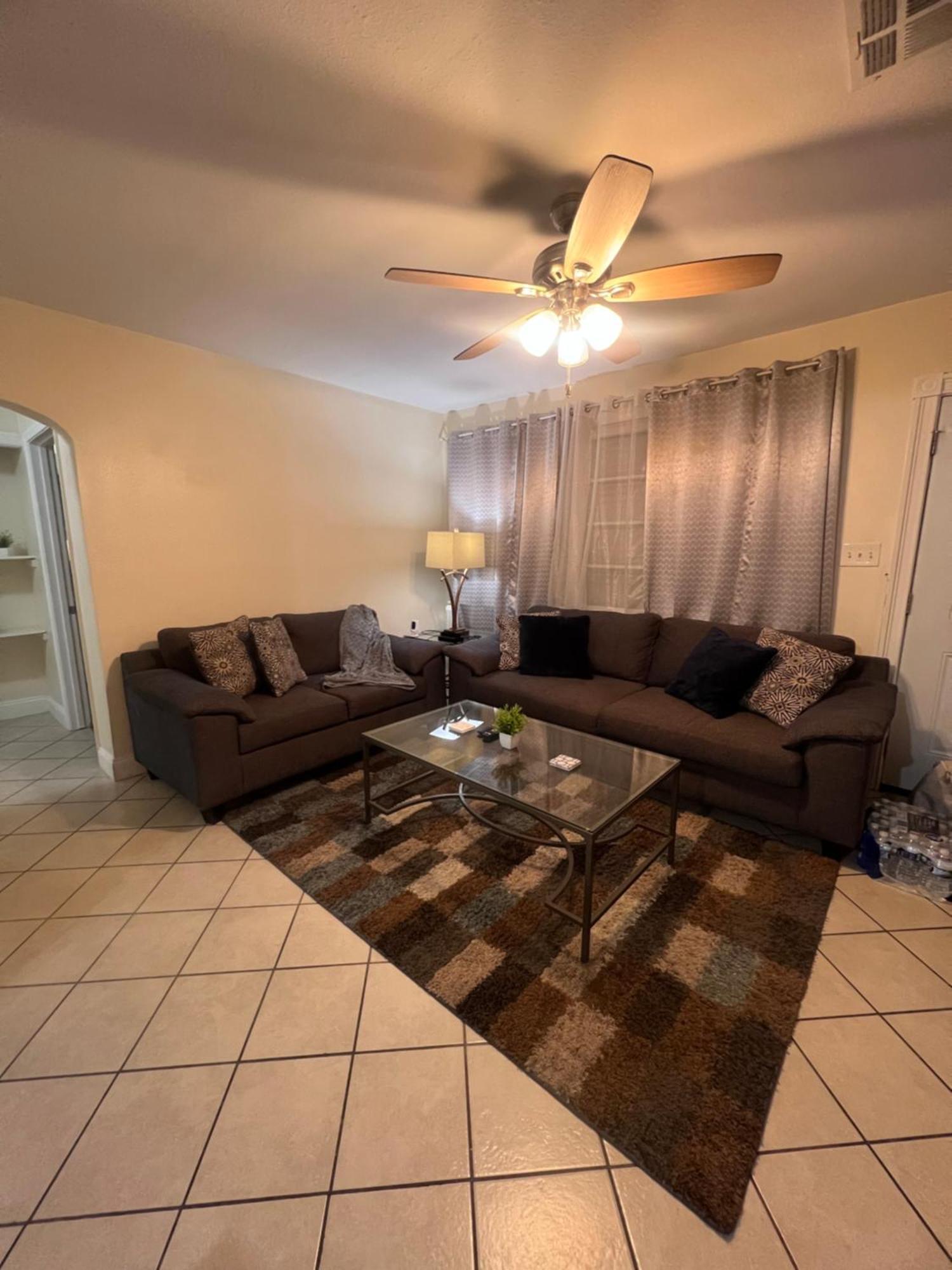 Simplicity Nola 2 Apartment